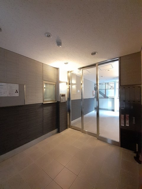 14/20 エントランス