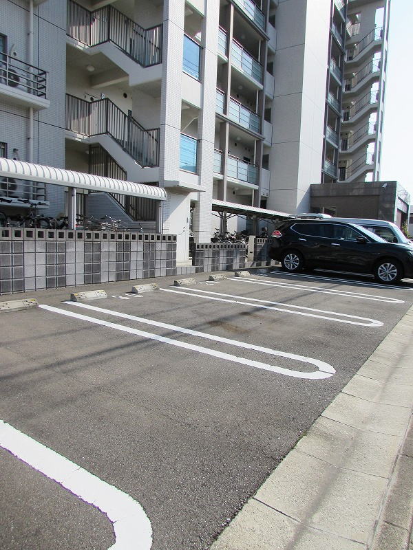 14/20 駐車場