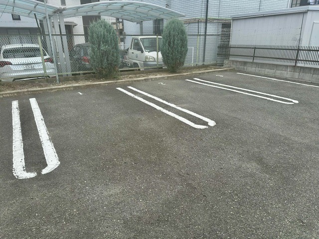 18/25 駐車場