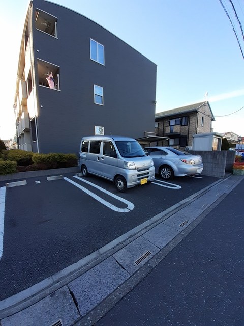 28/30 駐車場