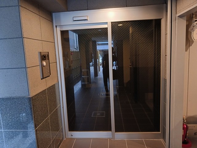 14/20 エントランス