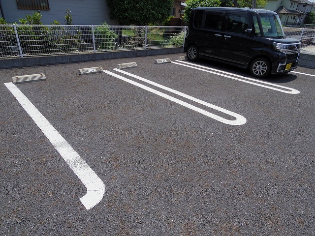 13/21 駐車場