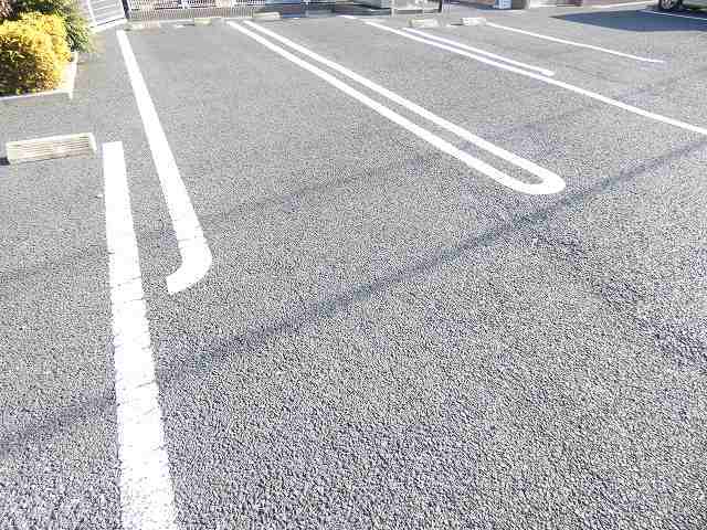28/30 駐車場
