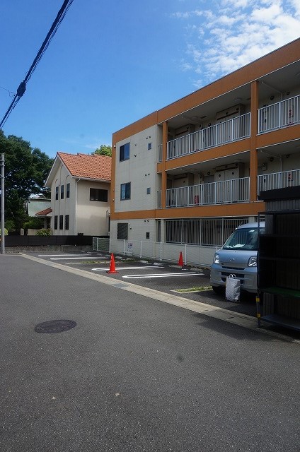 27/30 駐車場