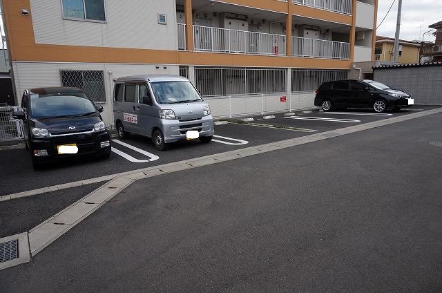 22/30 駐車場
