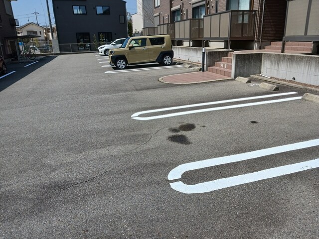 14/20 駐車場