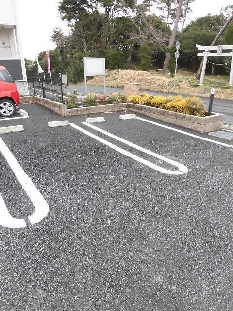 13/19 駐車場