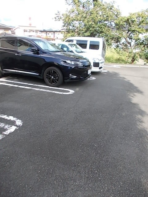 13/19 駐車場
