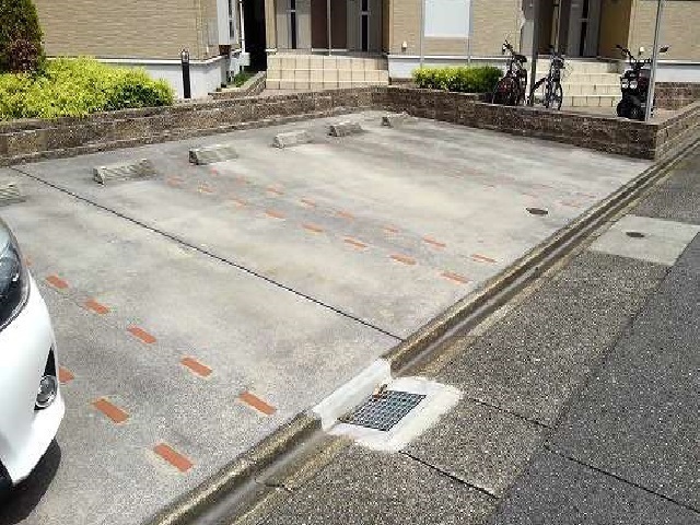 14/22 駐車場