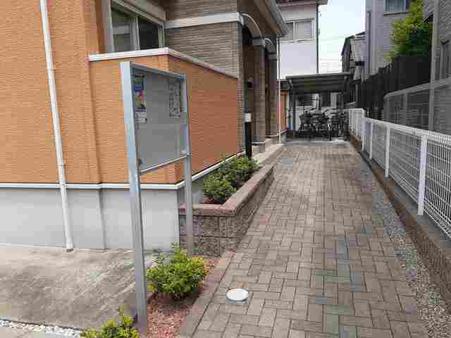 14/20 エントランス