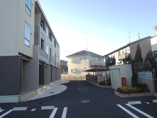 13/22 エントランス