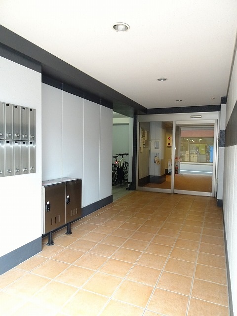 14/20 エントランス