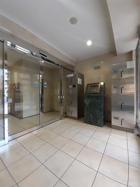 14/20 エントランス