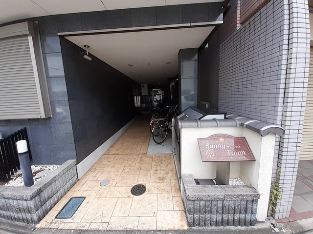 13/19 エントランス