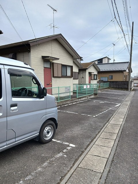 14/20 駐車場