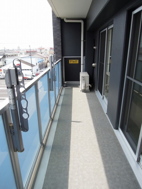 13/22 バルコニー