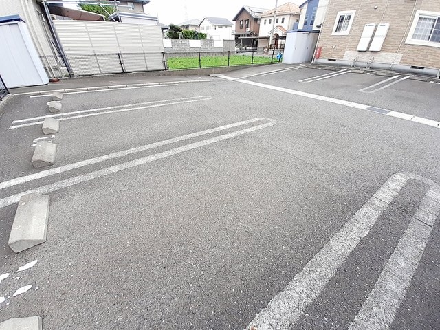 13/19 駐車場