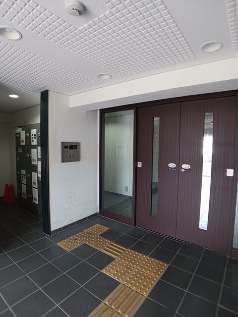 14/20 エントランス