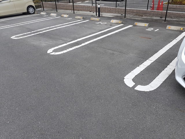 14/20 駐車場