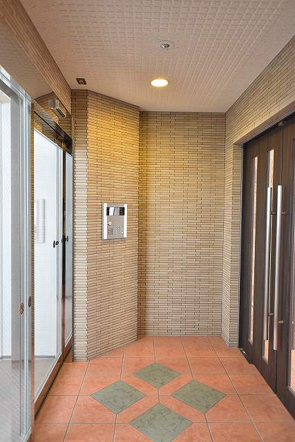 14/20 エントランス