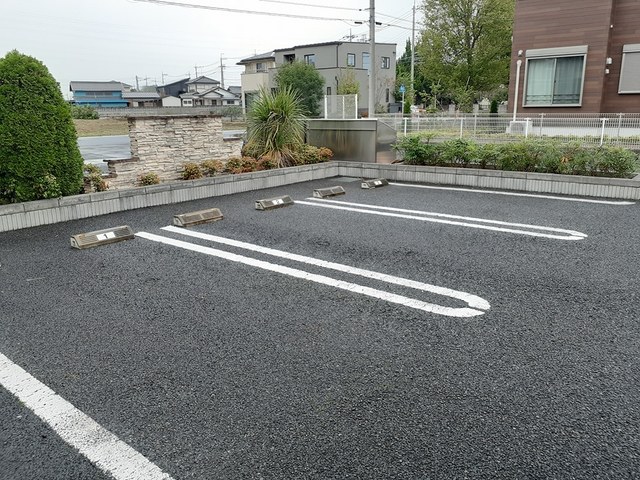 27/30 駐車場