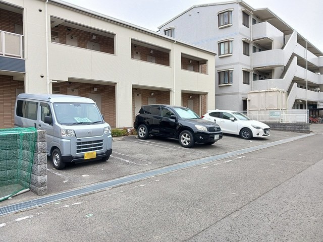 14/20 駐車場