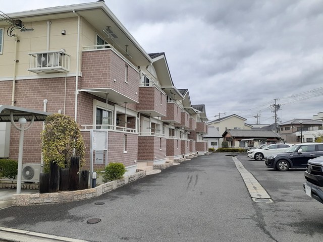 13/19 駐車場