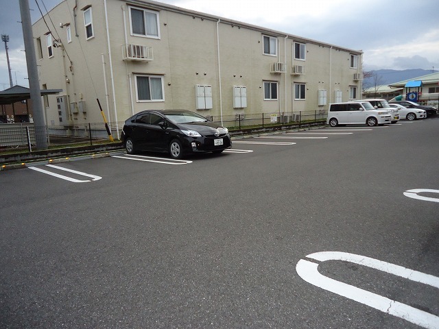 14/20 駐車場