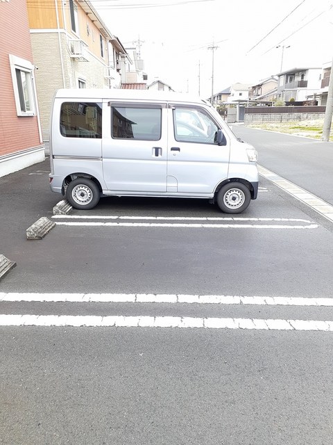 2/3 駐車場