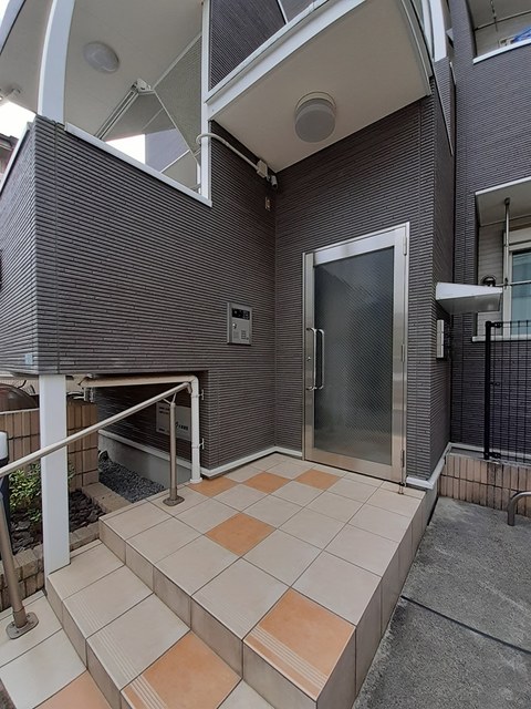 15/22 エントランス