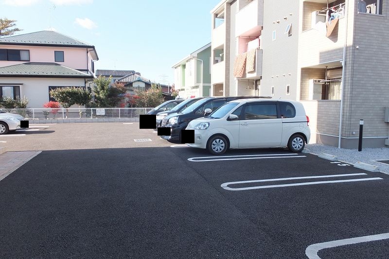 28/30 駐車場