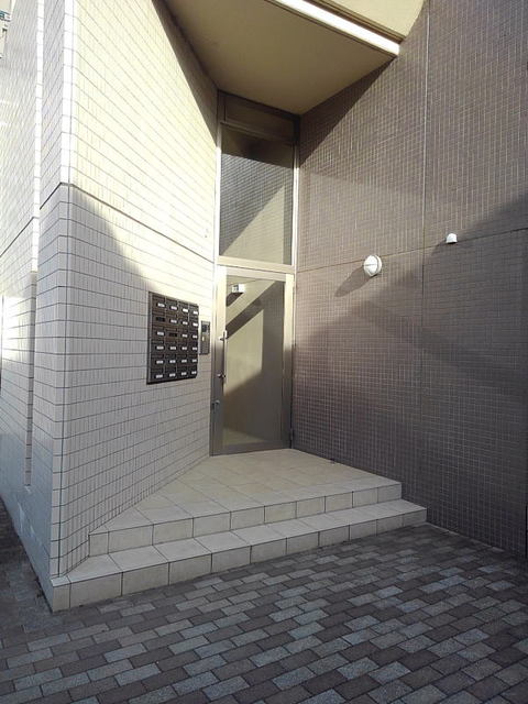 15/23 エントランス