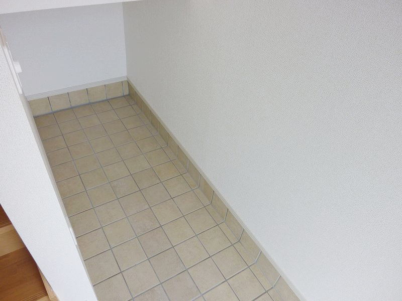 13/22 エントランス