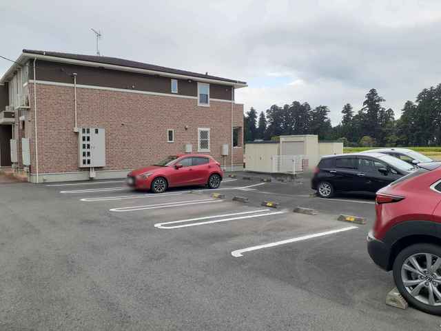 14/21 駐車場