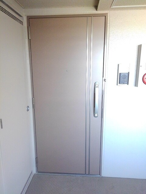 13/22 エントランス