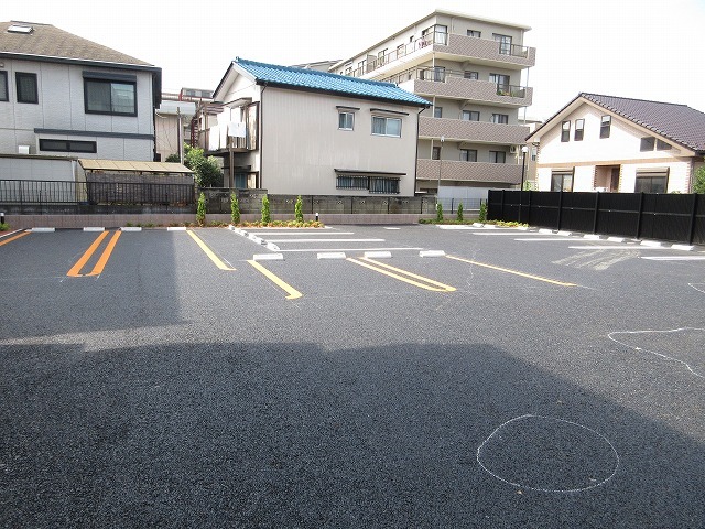 14/17 駐車場