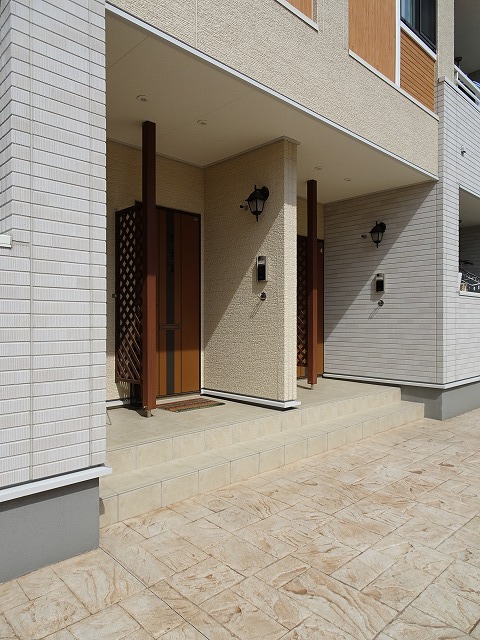 14/20 エントランス