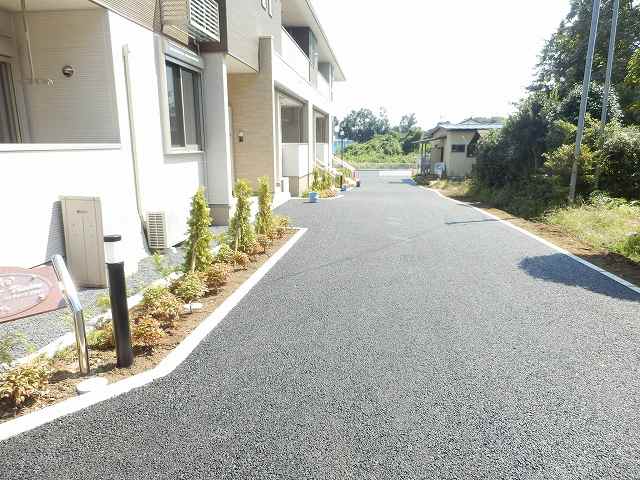 13/22 エントランス