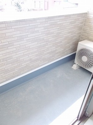 13/23 バルコニー