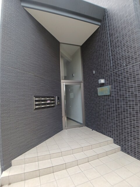 14/20 エントランス