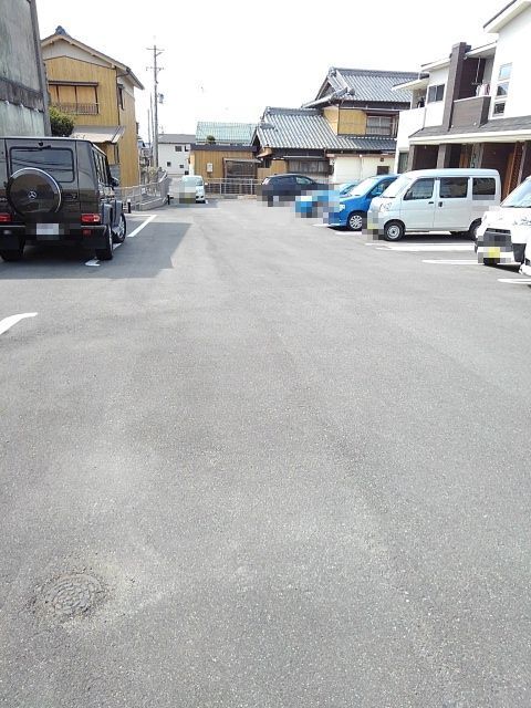 13/21 駐車場