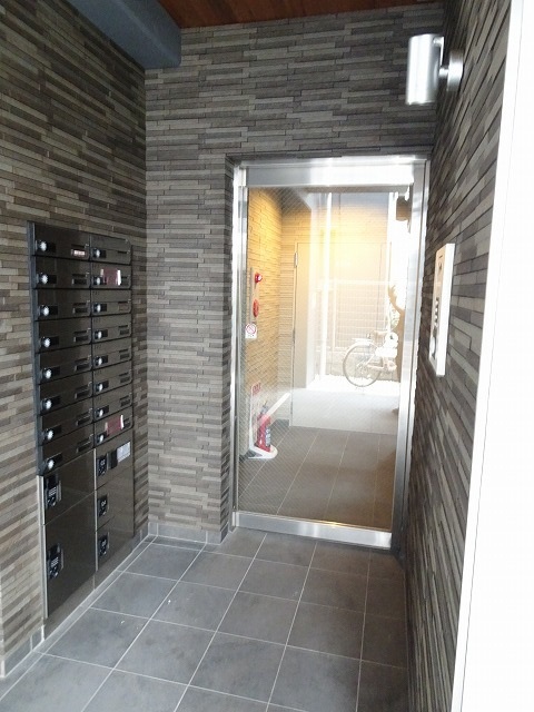 14/22 エントランス