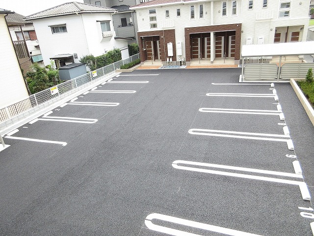 28/30 駐車場