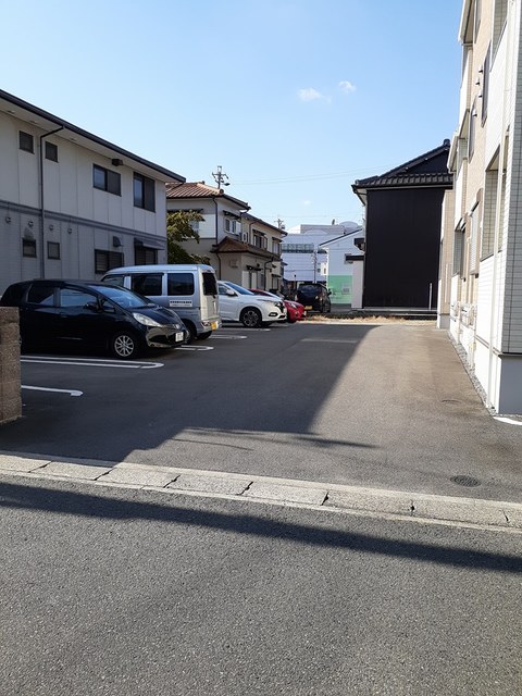23/30 駐車場