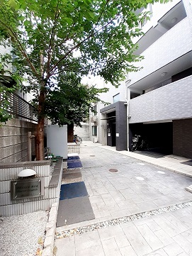 15/21 エントランス