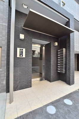 14/19 エントランス