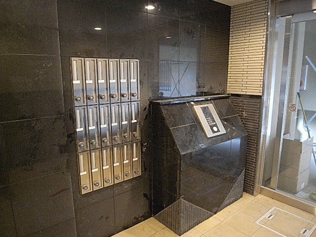 14/20 エントランス