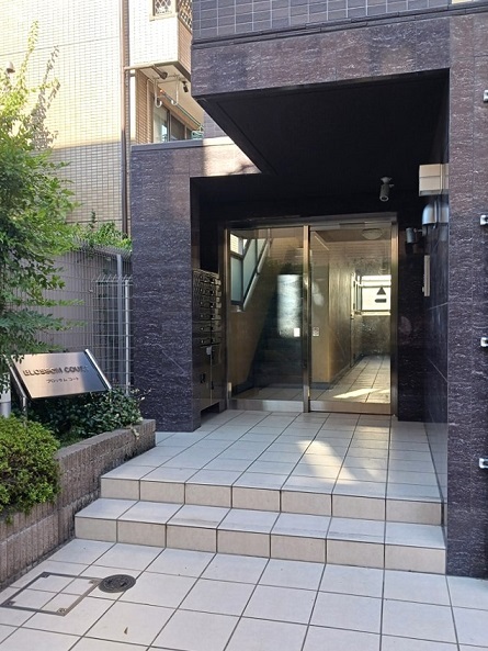 14/20 エントランス