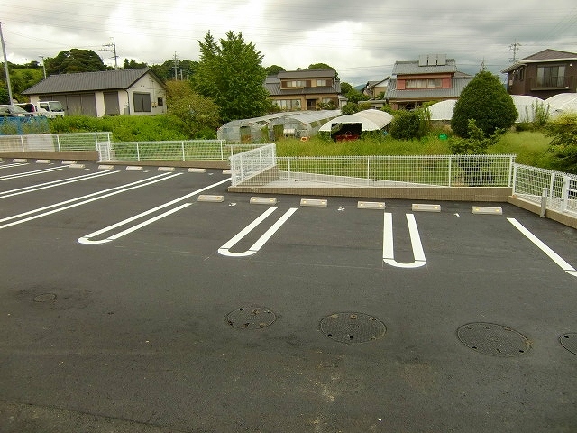 14/21 駐車場