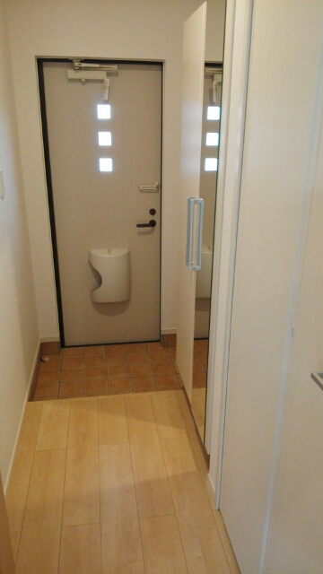 14/20 エントランス